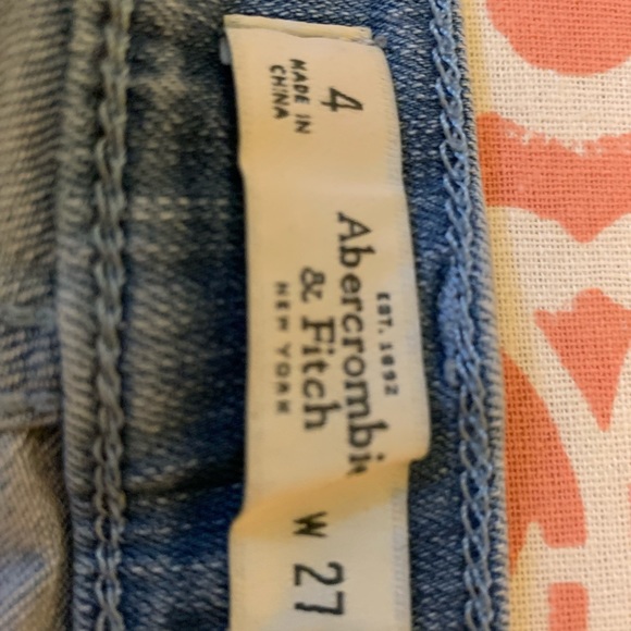 Abercrombie Jeans Shorts - Picture 2 of 3